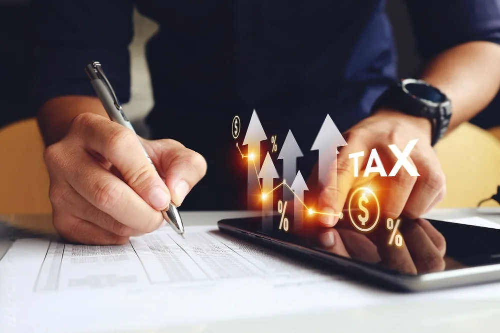 Navigate UAE taxes with ease: Expert insights on Corporate Tax and VAT payments in our comprehensive guide by Dubai Tax Consultant.